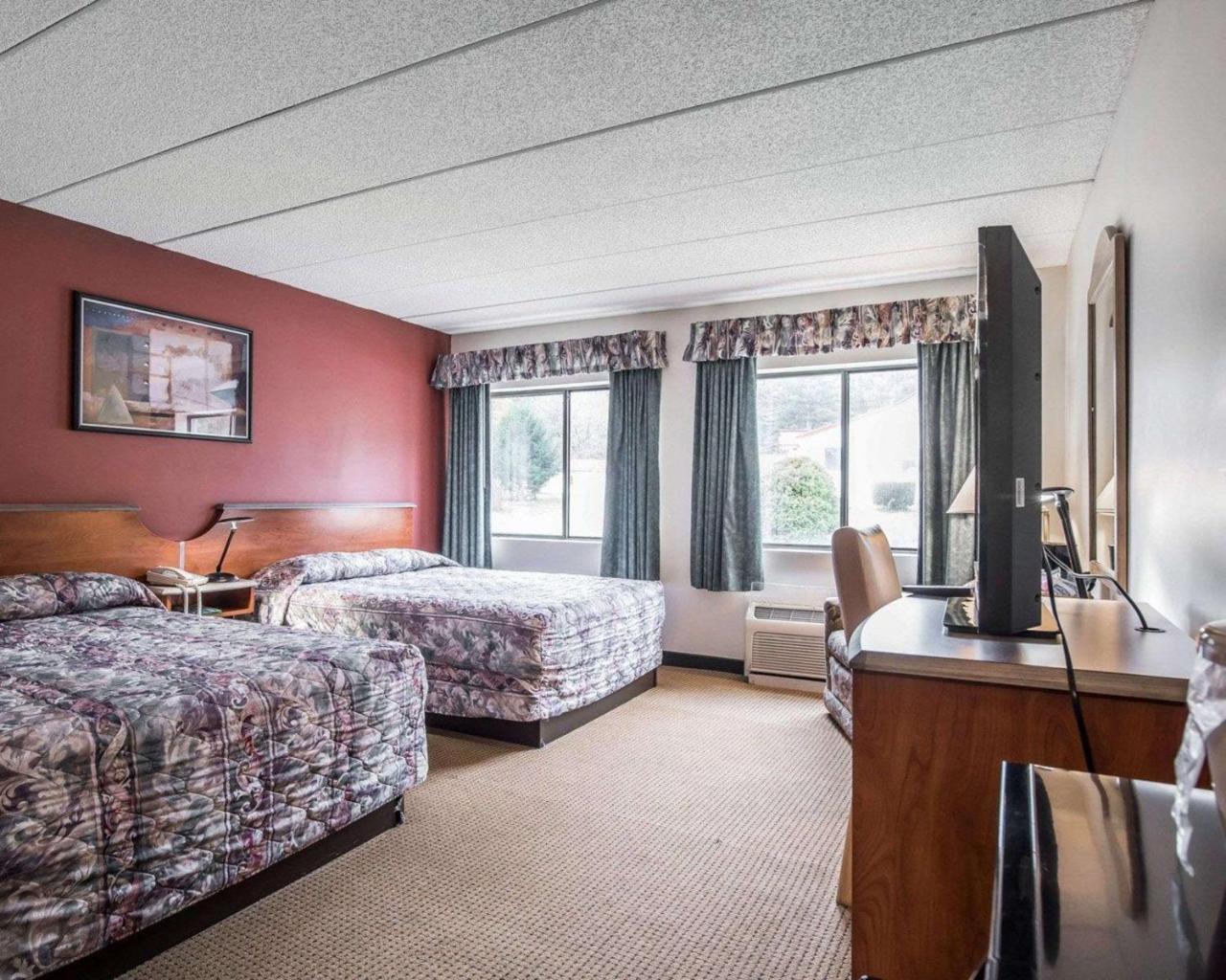 Econo Lodge Plymouth Kültér fotó