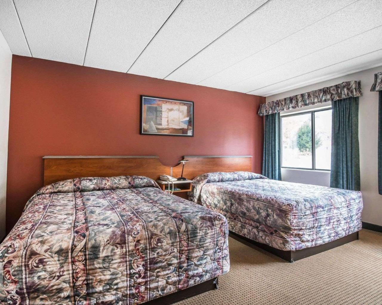 Econo Lodge Plymouth Kültér fotó