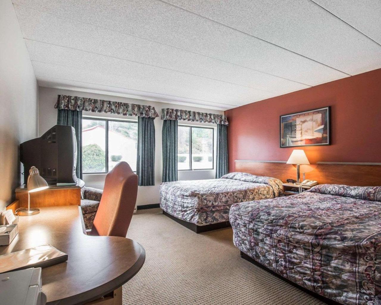 Econo Lodge Plymouth Kültér fotó